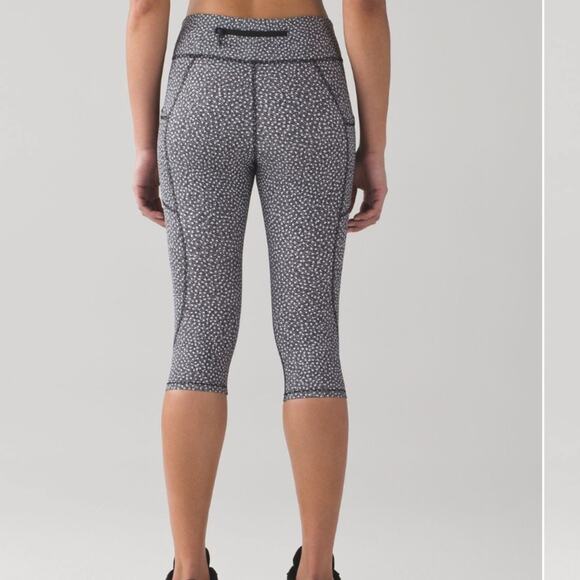 Lululemon Tight Stuff Crop II (15") SZ 4 - Picture 2 of 14